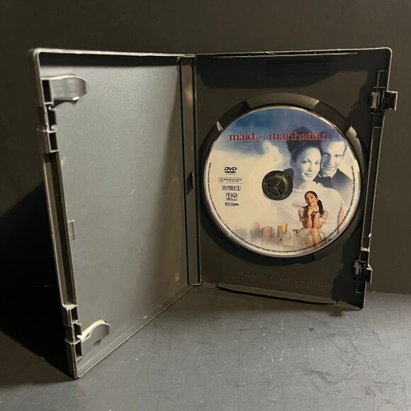 Maid in Manhattan (DVD, 2003) Jennifer Lopez, Ralph Fiennes – Romantic Comedy - Picture 5 of 7